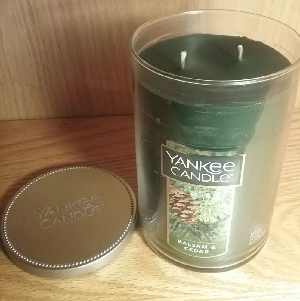 Yankee Candle  Balsam Cedar 22oz Candle 2 wick